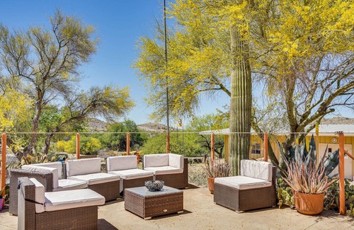 Tucson Apartment | Tucson Desert Getaway: Pet Friendly, Mountain View