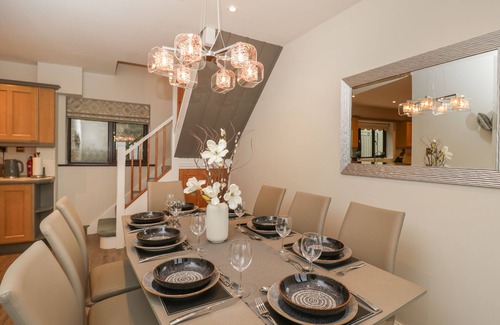 Symonds Yat Cottage | TUDOR HOUSE, family friendly, with open fire in Symonds Yat