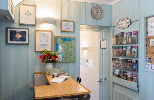 Porthmadog Bed & Breakfast | Tudor Lodge