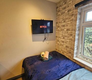 Leicester Apartment | Tudor Road House