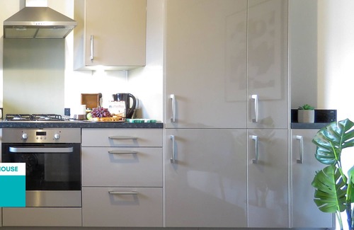 Bordesley House | Tudors eSuites 3 Bedroom House & Garden