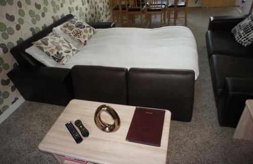 Niddrie Apartment | Tudsbery House Near Edinburgh Royal Infirmary - Elforma - Tudsbery House