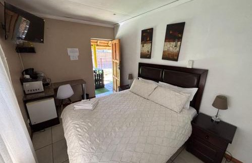 Brandwag House | Tukha Guesthouse
