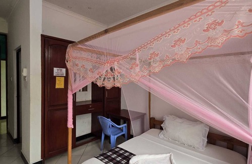 Moshi Hotel | Tulivu Urban