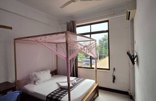 Moshi Hotel | Tulivu Urban