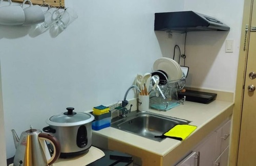 South Triangle Condo | Tum's Mplace Staycation 9th Floor Tower A