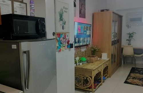 South Triangle Condo | Tum's Mplace Staycation 17th Floor Tower B