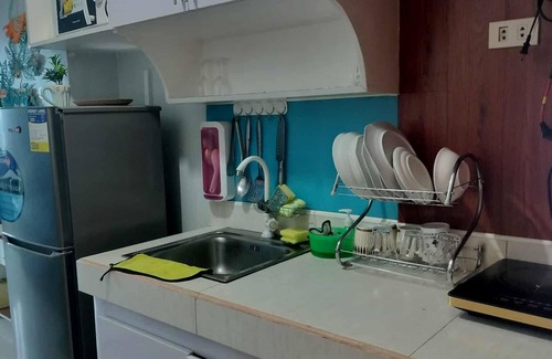 South Triangle Condo | Tum's Mplace Staycation 15th Floor Tower D