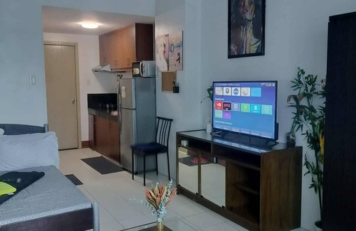 South Triangle Condo | Tum's Mplace Staycation 7th Floor Tower B