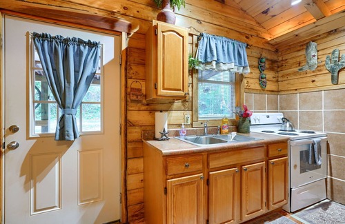South Bloomingville Cabin | Tumbleweed: Pet friendly + private couples cabin w/hot tub in Hocking Hills