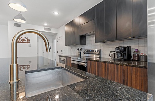 Shawnee Apartment | Tumbleweed - Walkable + Dog Park + Balcony + Garage
