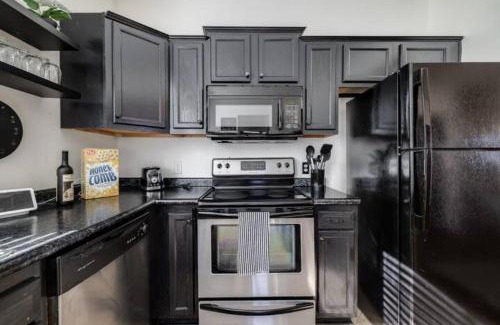 Pooler House | Tupelo Honey - 6 BR, Sleeps 16+
