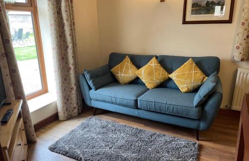 Cirencester House | Tupenny Cottage, Old Mill Farm, Cotswold Water Park