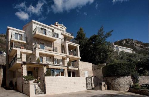 Sveti Stefan Apartment | Turkuaz Boutique Hotel