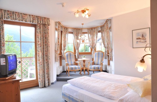 Valle San Silvestro Hotel | Turmhotel Gschwendt