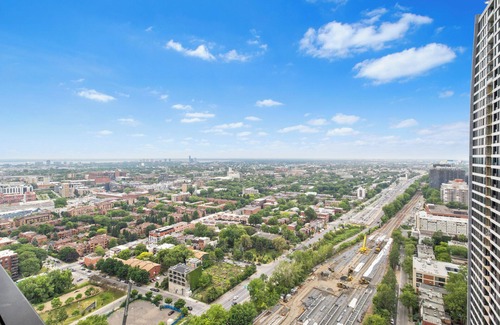 Downtown Montreal Condo | Turn-Key Luxury Stay - Downtown Montreal