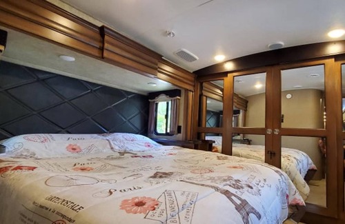 River Ranch Cottage | Turn Key Tiki Hut Glamping On-site RV Package! FREE Golf Cart! 182