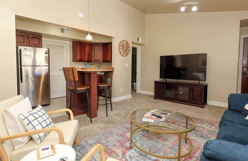 Oxford Condo | Turnberry's Top-Floor by Apex Short Term Stays