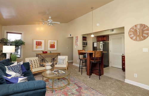 Oxford Condo | Turnberry's Top-Floor by Apex Short Term Stays