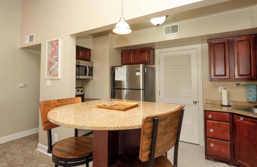Oxford Condo | Turnberry's Top-Floor by Apex Short Term Stays