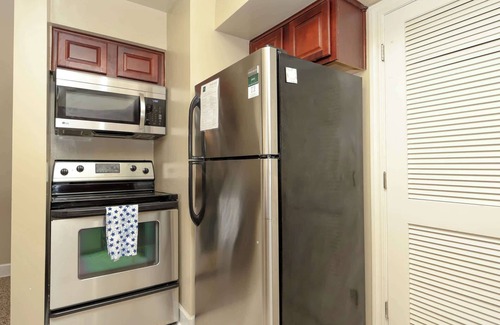 Oxford Condo | Turnberry's Top-Floor by Apex Short Term Stays