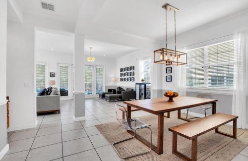 Bay Lake House | Turquoise Delight