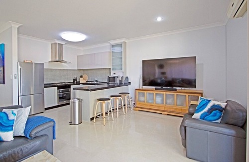 Jurien Bay Apartment | Turquoise Escape: 3 BR, 2 BA Apartment in Jurien Bay, Sleeps 7