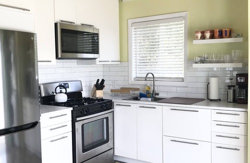 Gregory Town House | Turquoise Oasis Cottage