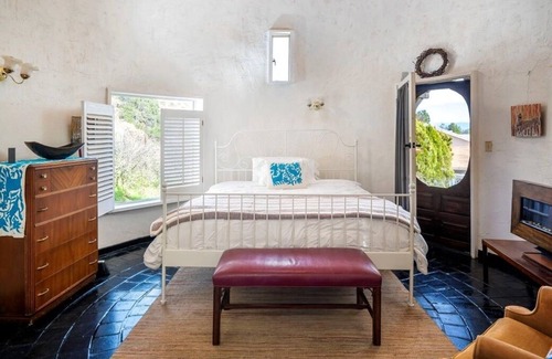 Val Verde Apartment | Turret - Charming Private Steeple Room / Separate entrance