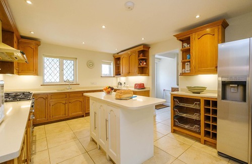 Thorpeness Apartment | Turret House - sleeps 10 guests in 5 bedrooms