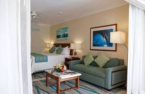 Maxwell Hotel | Turtle Beach by Elegant Hotels All Suite - All Inclusive