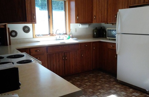 Wetmore Cottage | Turtle Cove on Town Lake: Golden Leaves & Lakeside Views – A Cozy Fall Retreat!