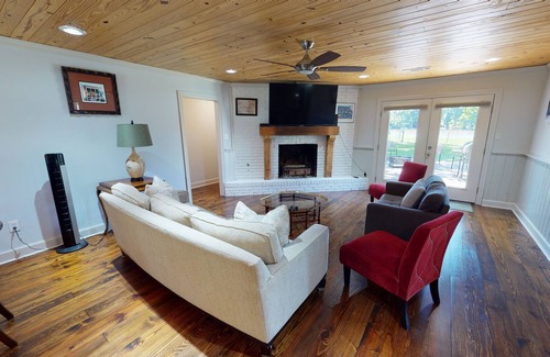 Flowood House | Turtle Creek - Waterfront & Located Directly by Boat Slip