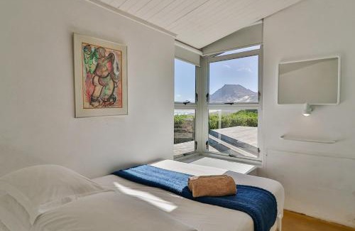 Betty's Bay House | Turtle Drum ON THE BEACH