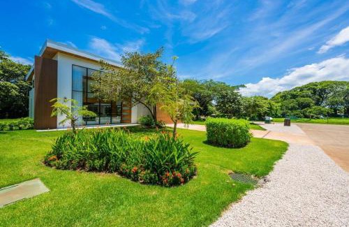 Tamarindo Villa | Turtle Luxury Villa, Daily Breakfast Included!