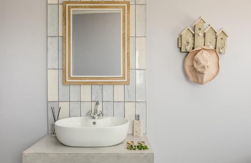 Britannia Bay Villa | Turtle n Tides
