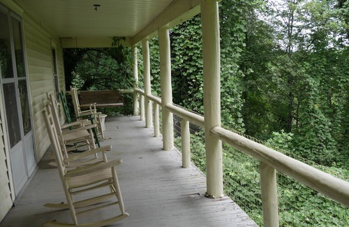 Mascot House | Turtle Rock Retreat - Old home of the head of the Holston Zinc Mine