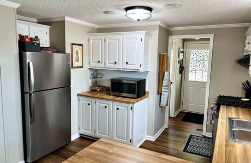 Saluda House | Turtle Town Bungalow on Lake Murray w/RV Parking