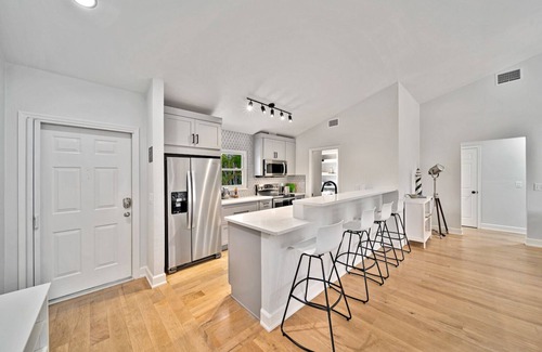 Sanibel House | Turtle Tracks: Pool Home off West Gulf. Pets OK!