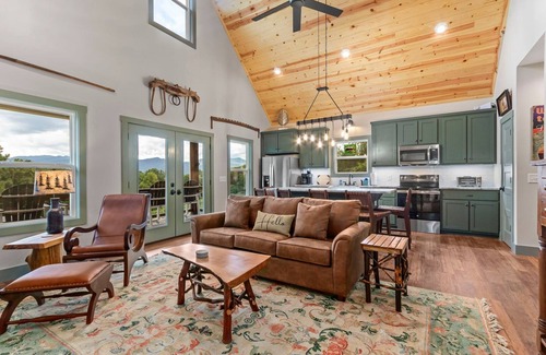 Hayesville House | TurtleKnob: Spacious 3BR home in Hayesville with stunning mountain views