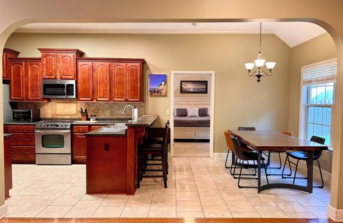 Northport House | Tuscaloosa Retreat