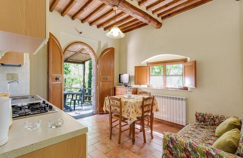 Casole d'Elsa Apartment | Tuscan Countryside Stay