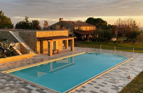 Chianni House | Tuscan Farm Home Retreat