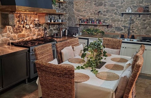 Bagni di Lucca Villa | Tuscan Farmhouse Stunning Views, 9m x 4m Pool, BBQ & Pizza Oven, Gardens & More