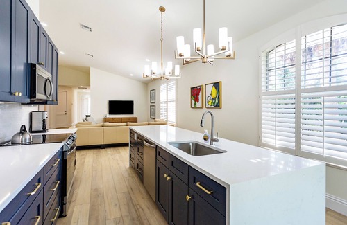 Naples Park House | Tuscan Vacation Rental. Stylish 3-Bedroom Getaway Near Vanderbilt Beach Enjoy a Private Pool, Spacious Layout, and Modern Comforts Perfect for Families, Groups, and Pet-Friendly Stays