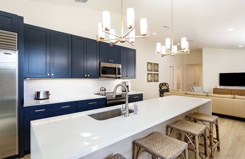 Naples Park House | Tuscan Vacation Rental. Stylish 3-Bedroom Getaway Near Vanderbilt Beach Enjoy a Private Pool, Spacious Layout, and Modern Comforts Perfect for Families, Groups, and Pet-Friendly Stays
