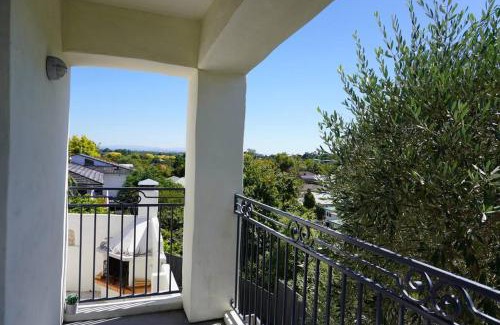 Havelock North Apartment | Tuscan Villa with a View