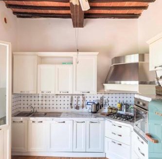Gioiella House | Tuscany - Townhouse - Sleeps 18 - Garden near Lake