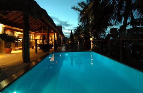 Broadbeach Waters House | TUSI TALA - BALI ON THE GOLD COAST