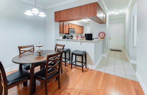 Tuscaloosa House | Tusks at Traditions: Close to UA | Sleeps 6